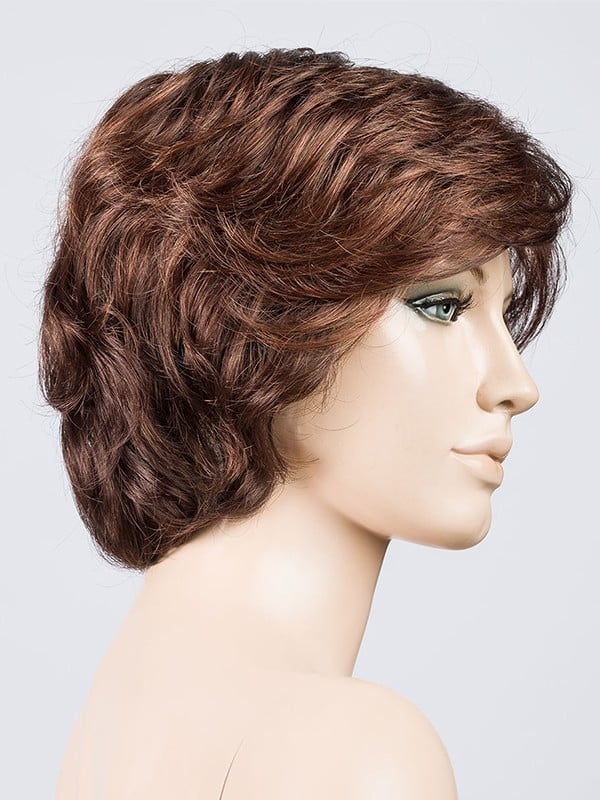 Perruque Alexis Ellen Wille : coupe ondulée chic, volume naturel, effet rooted (racines foncées) et mix (balayage)