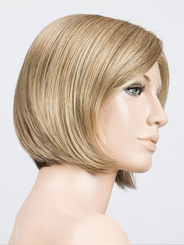 Perruque Amy Small Deluxe petite taille : carré menton, frange côté, effet naturel rooted/mix, confort premium (48–54 cm).