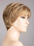 Perruque Cara 100 Deluxe : coupe courte sportive, effet rooted (racines foncées) et mix (balayage de mèches), confortable et fém