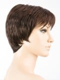 Perruque Carol Ellen Wille : coupe courte dégradée, frange effilée, effet rooted (racines foncées) et mix (balayage)