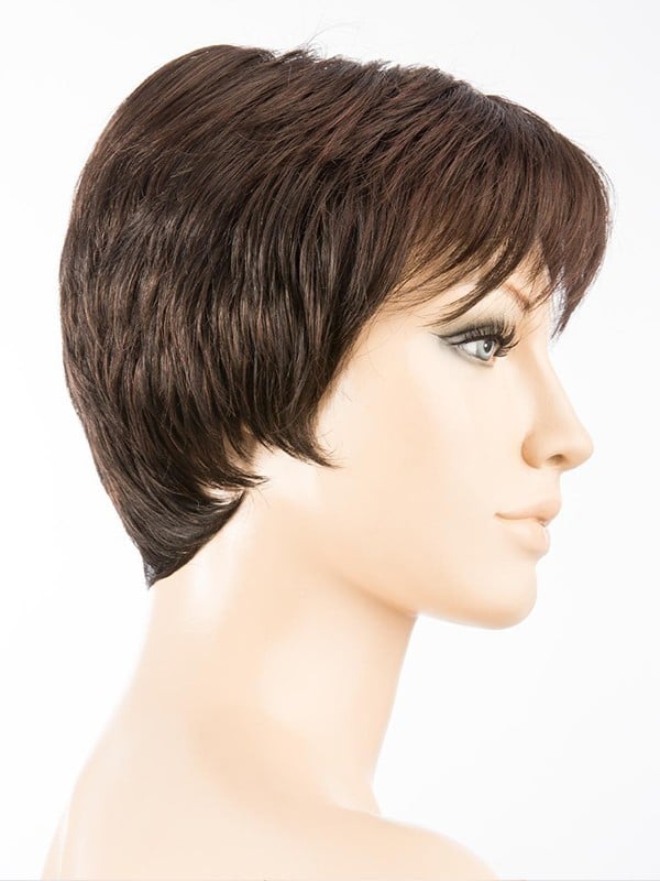 Perruque Carol Ellen Wille : coupe courte dégradée, frange effilée, effet rooted (racines foncées) et mix (balayage)