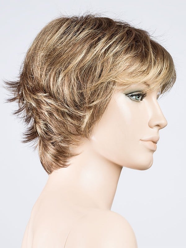 Perruque Club 10 rooted mix : volume à l’arrière, effet racines foncées et balayage de mèches, style coiffé-décoiffé