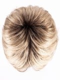 Perruque Club 10 rooted mix : volume à l’arrière, effet racines foncées et balayage de mèches, style coiffé-décoiffé