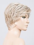 Perruque Ellen Wille Cover Mono Part : coupe courte asymétrique, fibre thermo 130°C, bordure frontale invisible extra-longue.