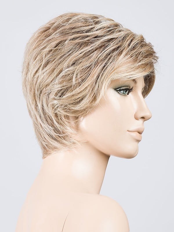 Perruque Ellen Wille Cover Mono Part : coupe courte asymétrique, fibre thermo 130°C, bordure frontale invisible extra-longue.