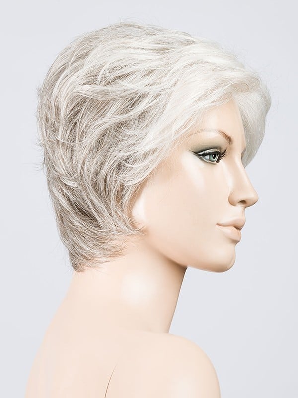 Perruque Ellen Wille Cover Mono Part : coupe courte asymétrique, fibre thermo 130°C, bordure frontale invisible extra-longue.