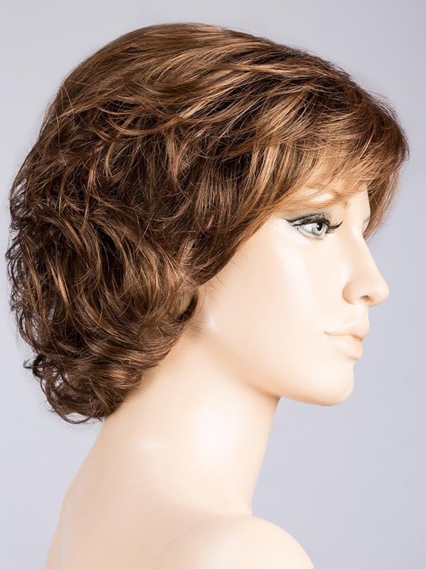 Perruque Daily ondulée : volume léger, effet rooted (racines foncées) ou mix (balayage), confort naturel pour tous les jours