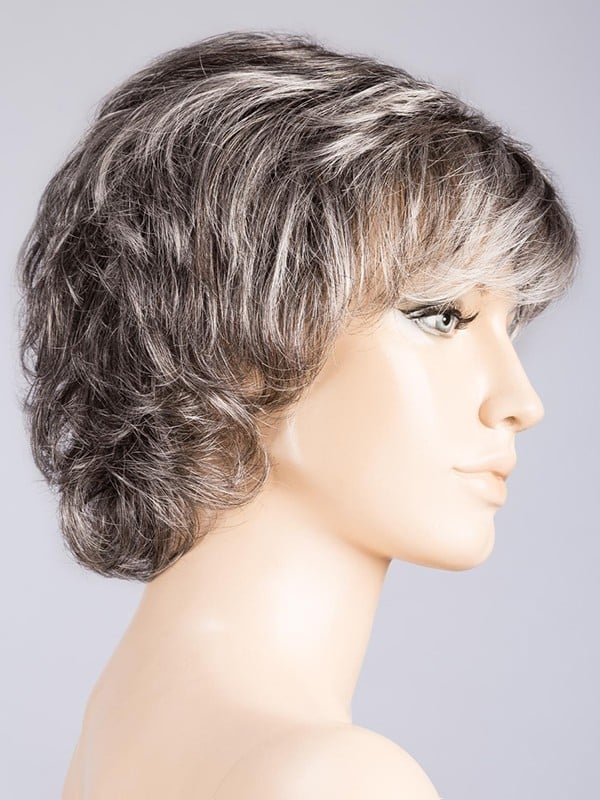 Perruque Daily ondulée : volume léger, effet rooted (racines foncées) ou mix (balayage), confort naturel pour tous les jours