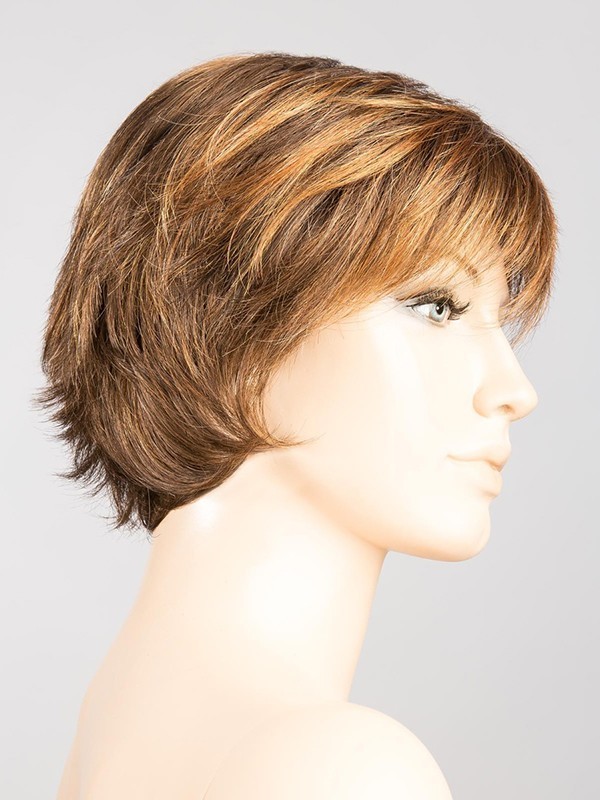 Perruque Date Mono courte dégradée, effet coiffé/décoiffé, rooted mix pour un rendu naturel et moderne