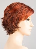 Perruque Date rooted mix : coupe courte dégradée, effet racines foncées et balayage, rendu naturel et léger