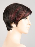 Perruque Fenja Mono Part Ellen Wille : coupe courte moderne, frange asymétrique, effet rooted/mix pour un rendu naturel