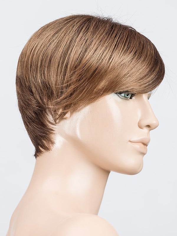 Perruque Ellen Wille Fenja Small Mono Part : coupe courte, frange asymétrique, raie naturelle, petite taille 53–54 cm