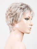 Perruque Ellen Wille Foxy Mono : coupe courte classique, tulle frontal invisible extra-long pour un effet naturel et discret.