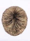 Perruque Foxy Small courte dégradée et effilée, effet racines foncées et mèches balayées, pour petit tour de tête 48-54 cm.