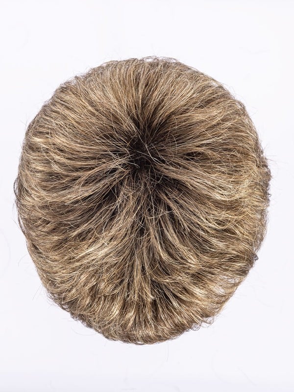 Perruque Foxy Small courte dégradée et effilée, effet racines foncées et mèches balayées, pour petit tour de tête 48-54 cm.