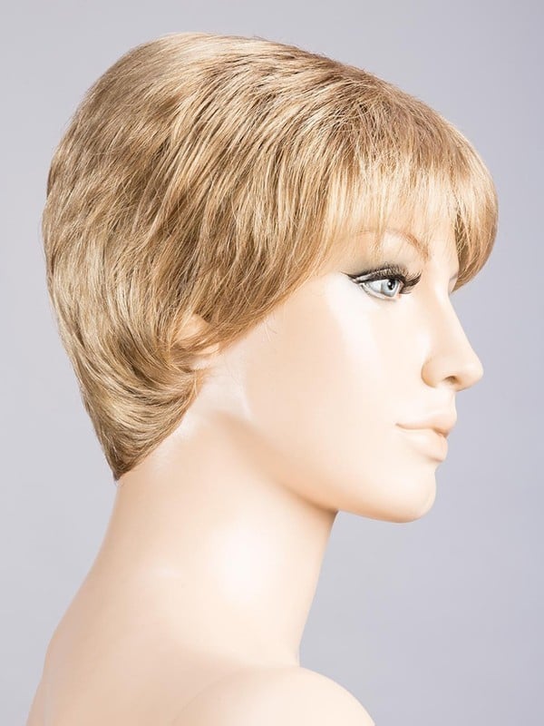 Perruque Ginger Mono Hair Power : coupe courte classique, tulle cinéma invisible et frange effilée, confort léger au quotidien.