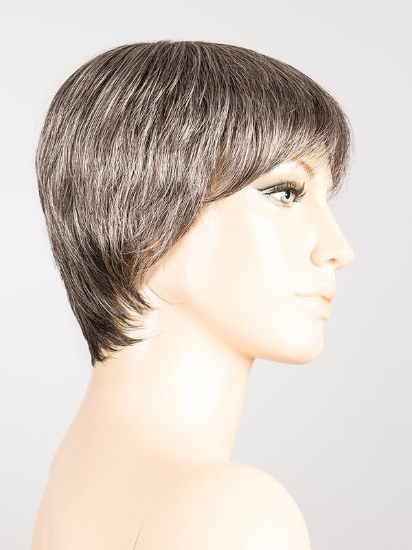 Perruque Ginger Hair Power : coupe courte classique, frange effilée, tulle cinéma invisible, effet rooted ou mix, confort léger 