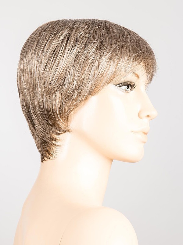 Perruque Ginger Hair Power : coupe courte classique, frange effilée, tulle cinéma invisible, effet rooted ou mix, confort léger 