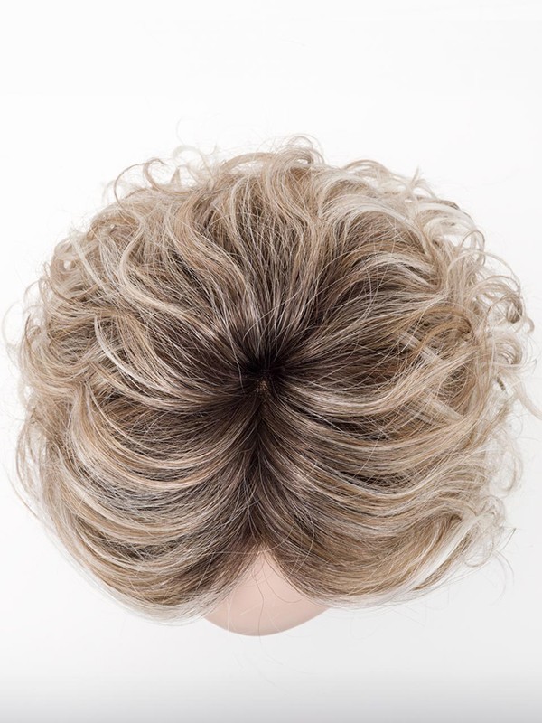 Perruque Ellen Wille Girl Mono Part : ondulations séduisantes, raie mono naturelle, volume girly et look rebelle