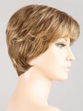 Perruque Gold courte : rendu très naturel, style sportif et dynamique, effet rooted (racines) et mix (balayage de mèches)
