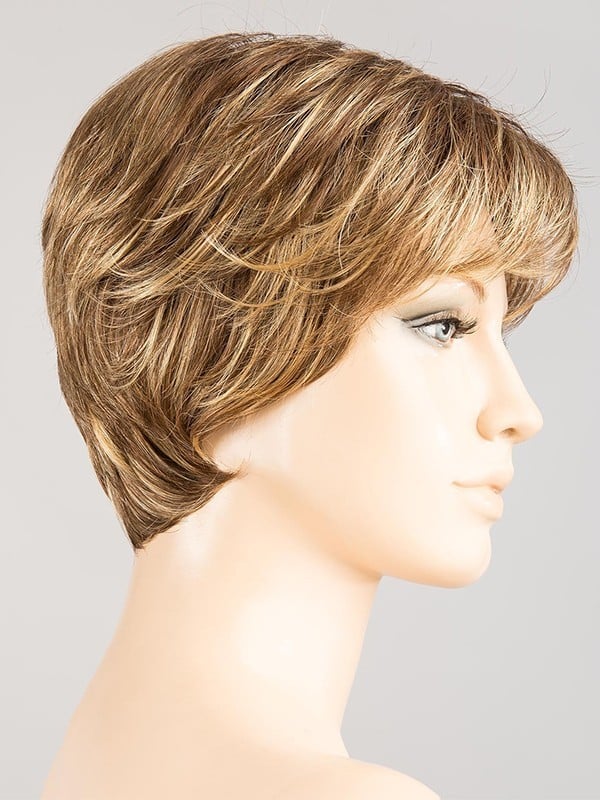 Perruque Gold courte : rendu très naturel, style sportif et dynamique, effet rooted (racines) et mix (balayage de mèches)