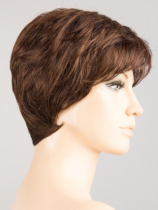 Perruque Gold courte : rendu très naturel, style sportif et dynamique, effet rooted (racines) et mix (balayage de mèches)