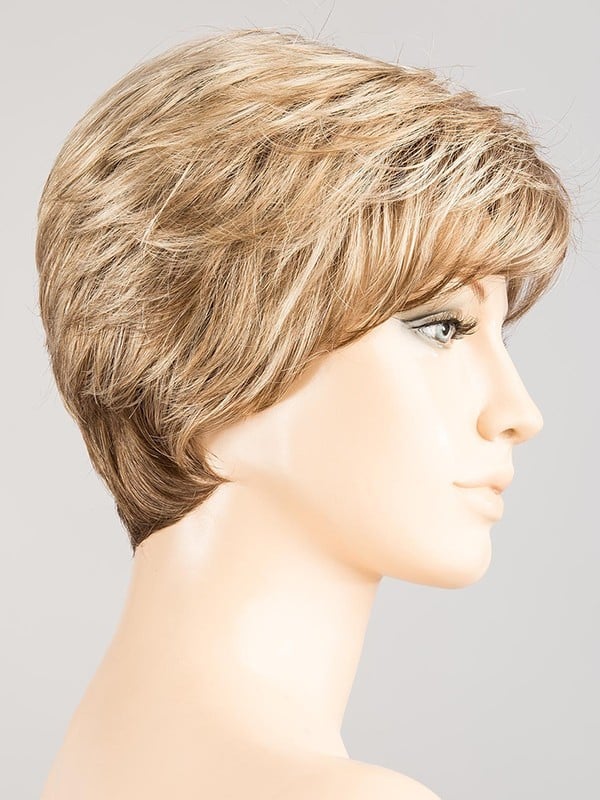 Perruque Gold courte : rendu très naturel, style sportif et dynamique, effet rooted (racines) et mix (balayage de mèches)