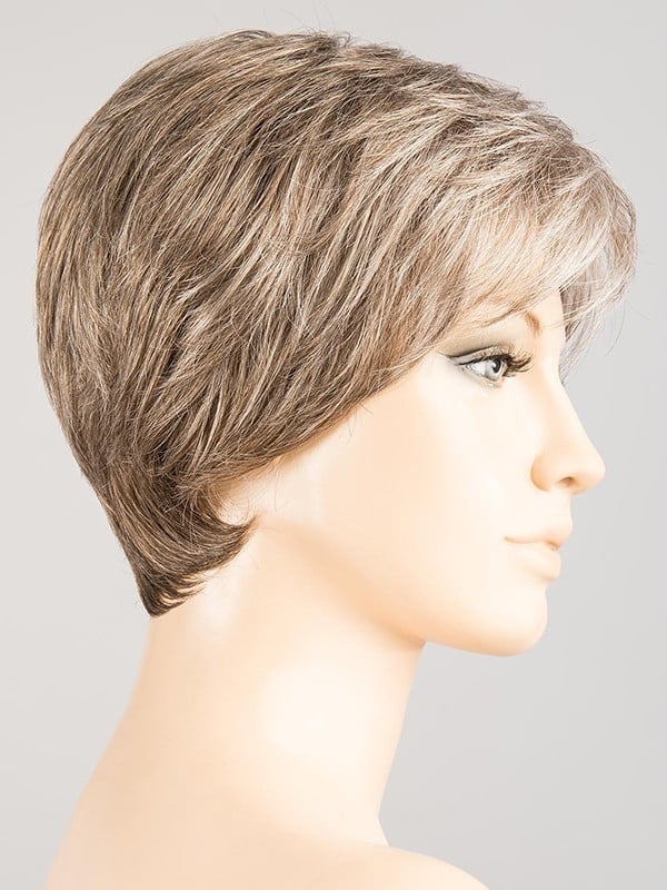 Perruque Gold courte : rendu très naturel, style sportif et dynamique, effet rooted (racines) et mix (balayage de mèches)