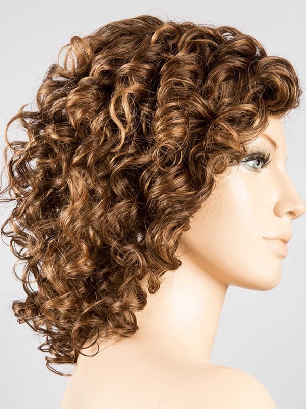 Perruque Jamila Plus Ellen Wille : mi-longue bouclée, volume naturel, effet rooted (racines foncées) ou mix (balayage)