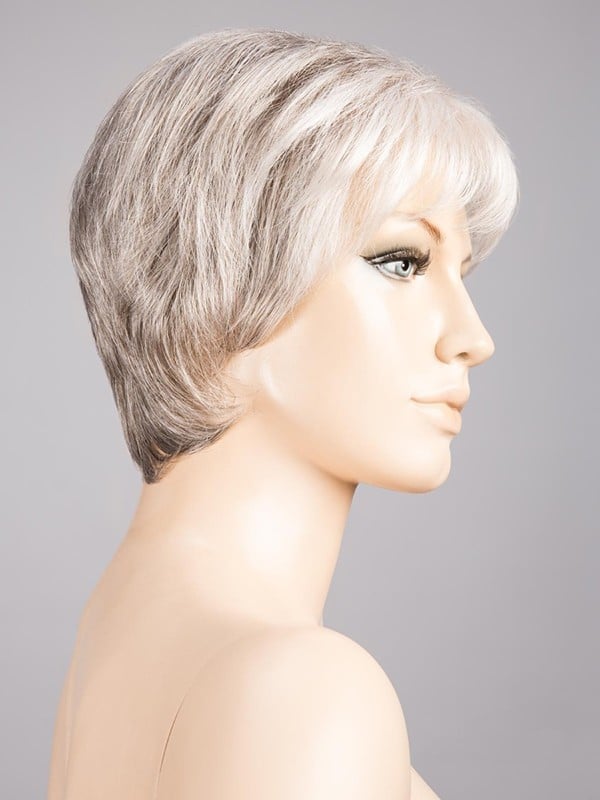 Perruque Love Comfort Hair Power courte effilée, tulle cinéma invisible, volume naturel, look chic et sportif