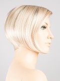 Perruque Rich Mono Ellen Wille : coupe courte dégradée et frange asymétrique, tulle cinéma discret pour un rendu naturel.