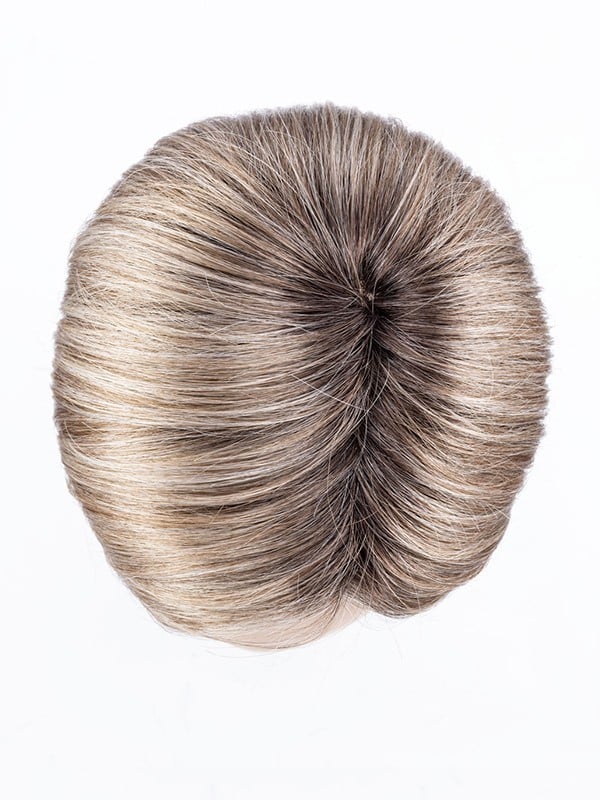 Perruque Rich Mono Ellen Wille : coupe courte dégradée et frange asymétrique, tulle cinéma discret pour un rendu naturel.