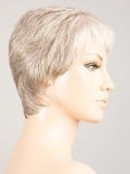 Perruque Risk Ellen Wille : coupe courte sportive, tulle cinéma discret, finitions rooted ou mix