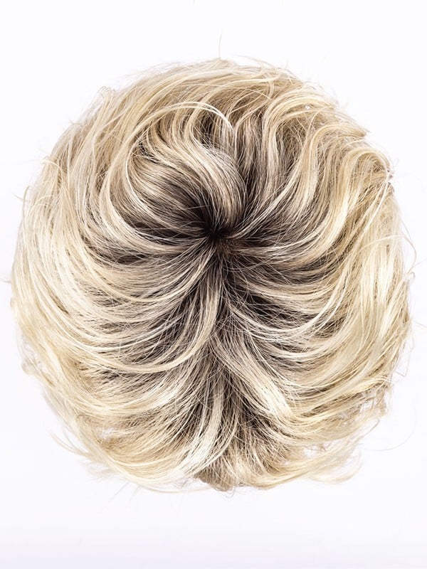 Perruque Show Ellen Wille : coupe courte asymétrique, ondulations légères, bordure invisible, rendu naturel et discret.