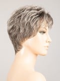 Perruque Spring Hi Hair Power : coupe pixie avec longue frange effilée, tulle cinéma pour un rendu naturel, légère et confortabl