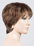 Perruque Ellen Wille Stop Hi Tec : coupe courte effilée, volume naturel, effet racines foncées et mèches balayées