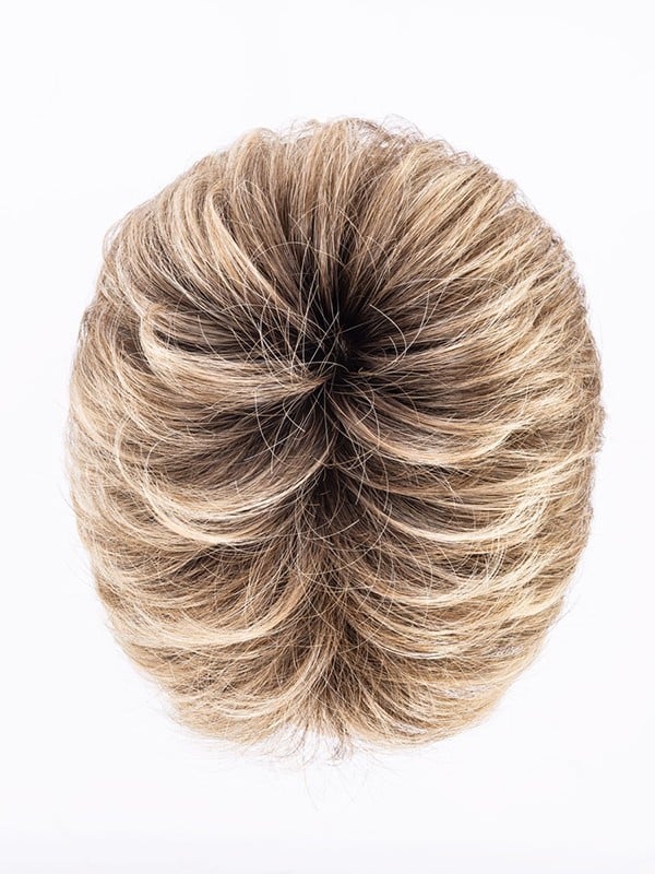 Perruque Sun Mono Ellen Wille : coupe courte dégradée, fibre thermorésistante 130°C et lace front invisible extra-long pour une 