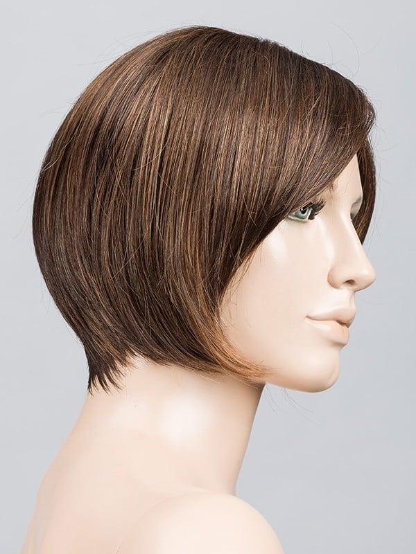 Perruque Talia Mono Part : carré court nuque dégagée, frange de côté, tulle cinéma transparent pour un rendu naturel