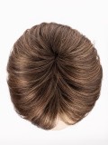 Perruque Talia Mono Part : carré court nuque dégagée, frange de côté, tulle cinéma transparent pour un rendu naturel