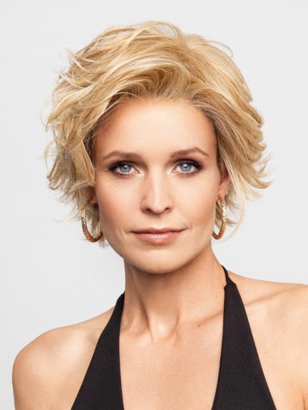 Perruque Hi Sun Devine Gisela Mayer : coupe courte effilée, volume sur le dessus, Lace Part naturel (fibre synthétique chauffabl
