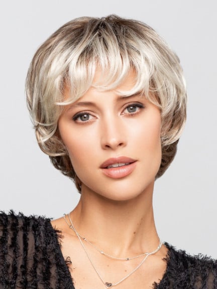 Perruque Sun Nina Gisela Mayer : bob court synthétique, frange effilée, Confort Essentiel 2