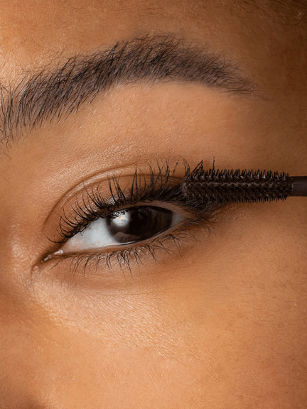 Mascara Même brun-noir haute tolérance, maquillage des yeux à 98% d'ingrédients d'origine naturelle pour cils définis et regard 