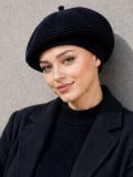 Adoptez le béret Luc — chic, douillet et facile à porter