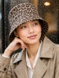 Chapeau de pluie Gaby MM Paris panthère ou panthère des neiges, taille unique, élégant et confortable pour l’automne-hiver