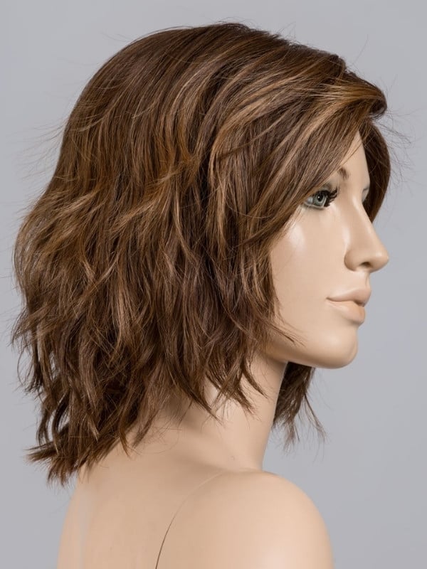 Perruque Anima Ellen Wille carré court wavy en fibre synthétique résistante à la chaleur, avec lace front discret et volume natu