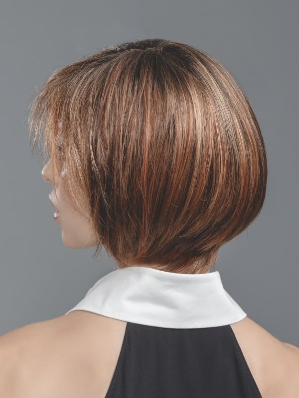Perruque French Mono Part Ellen Wille coupe courte lisse avec raie semi mono-filament et lace front pour un effet naturel