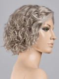 Perruque Turn Mono Part Ellen Wille courte bouclée en fibre synthétique avec lace front et raie semi mono-filament, effet nature