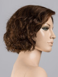 Perruque Turn Mono Part Ellen Wille courte bouclée en fibre synthétique avec lace front et raie semi mono-filament, effet nature