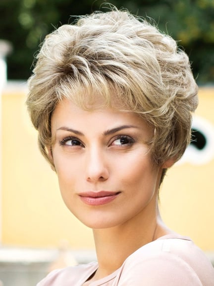 Perruque Smart Lace Gisela Mayer, coupe chic ondulée et frange effilee