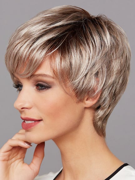 Découvrez New Cool de Gisela Mayer - Perruque courte naturelle et stylée